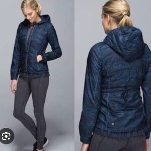 EUC - * Rare Lululemon Spring Fling Puffy Windbreaker (US 10)
